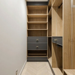 Продажа 4-комн квартиры на вторичном рынке Мантулинская улица,  д. 9 к4