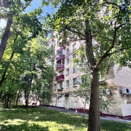 Продажа 2-комн квартиры на вторичном рынке Сиреневый бульвар,  д. 44