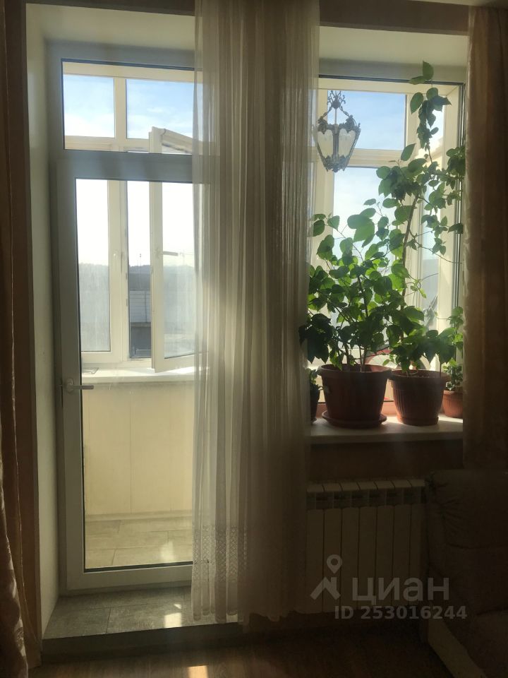Продажа 2-комн квартиры на вторичном рынке улица Хамовнический Вал, 16