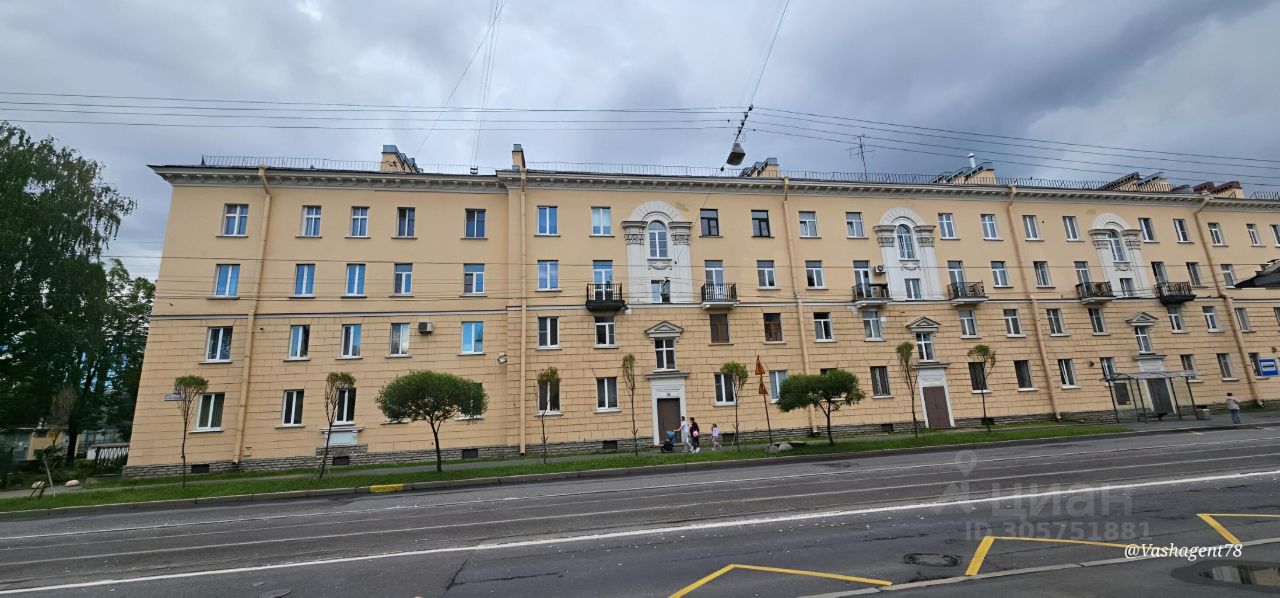 Продажа 2-комн квартиры на вторичном рынке улица Савушкина, 54