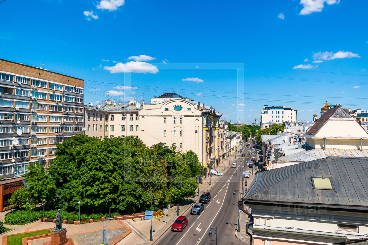 Продажа 3-комн квартиры на вторичном рынке улица Пречистенка, 25