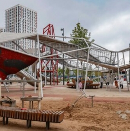 Продажа 4-комн квартиры на вторичном рынке Котляковский 1-й пер,  д. 2А к2