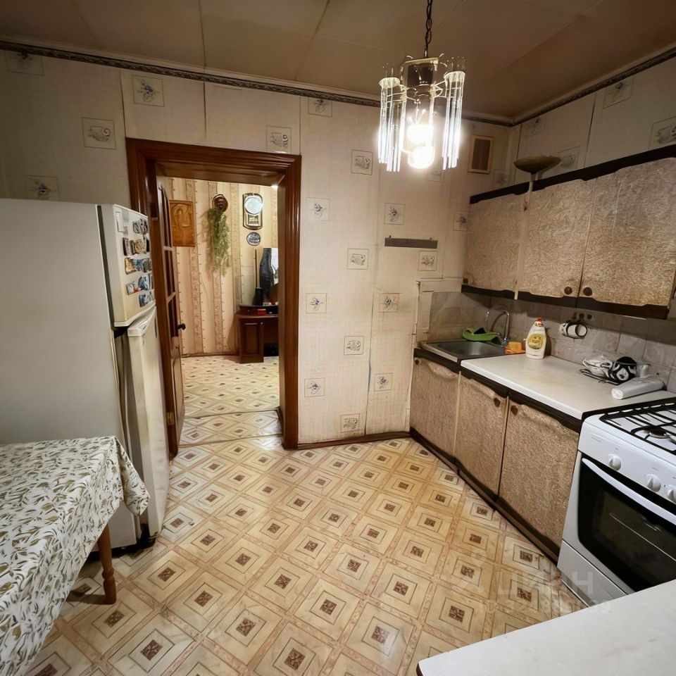 Продажа 2-комн квартиры на вторичном рынке Новлянский мкр, улица Новлянская, 16/2