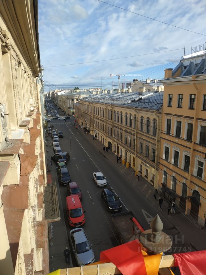 Продажа 3-комн квартиры на вторичном рынке Гороховая улица, 32