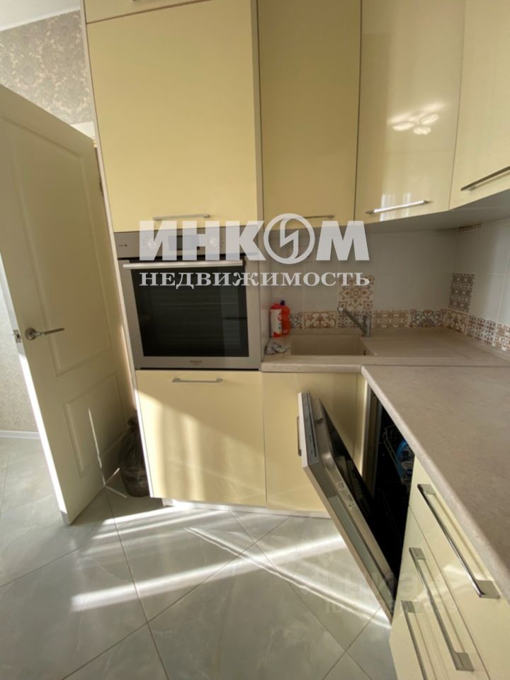 Продажа 1-комн квартиры на вторичном рынке Свердловский пгт, улица Алексея Короткова, 1
