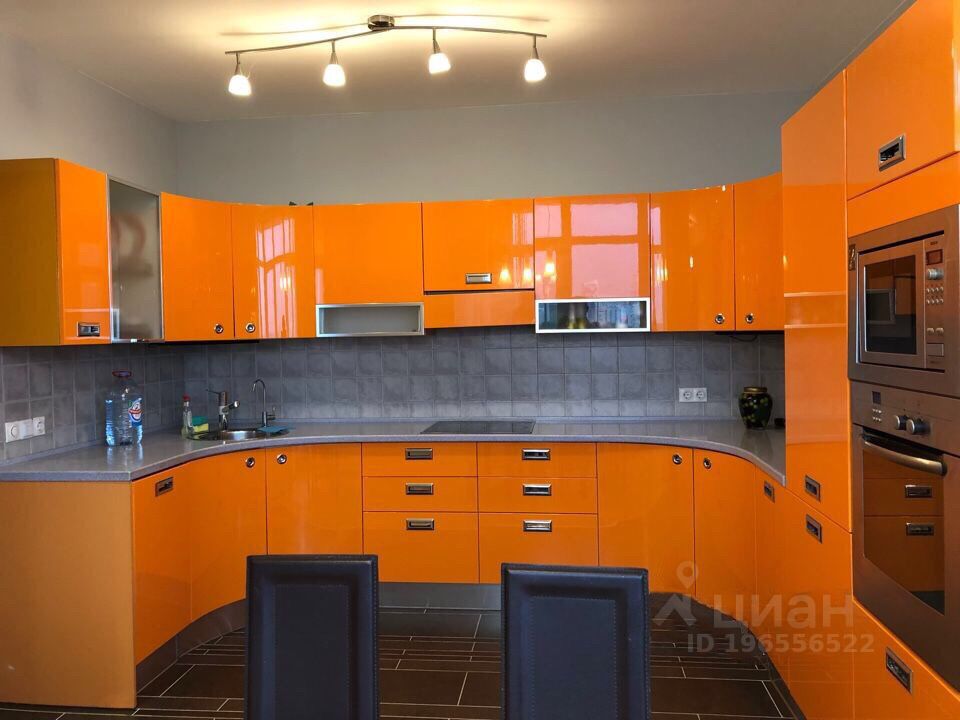 Продажа 4-комн квартиры на вторичном рынке Авиационная улица, 79В