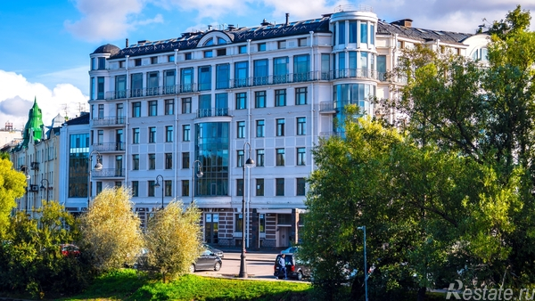 Продажа 4-комн элитного жилья Динамовская ул,  д. 2