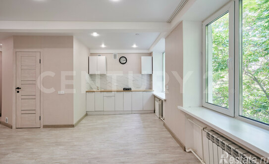 Продажа 2-комн квартиры на вторичном рынке Новоизмайловский проспект,  д. 17