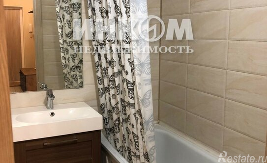 Продажа 3-комн квартиры на вторичном рынке Судостроительная улица,  д. 17