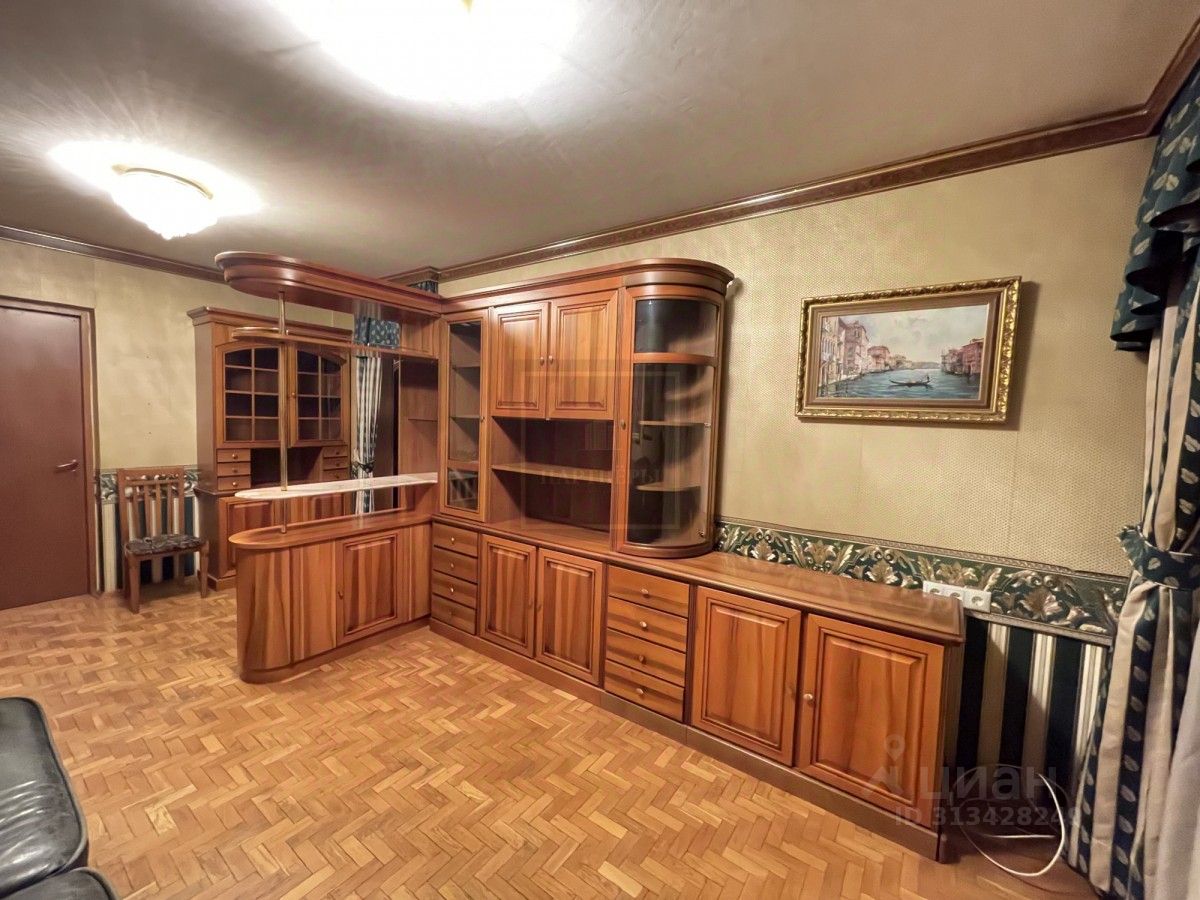 Продажа 4-комн квартиры на вторичном рынке улица Академика Королева, 8К2