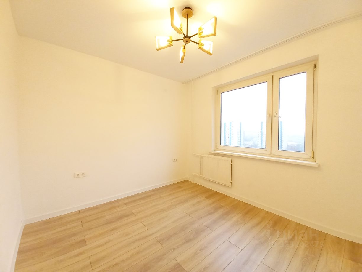 Продажа 2-комн квартиры на вторичном рынке проспект Сизова, 34/18