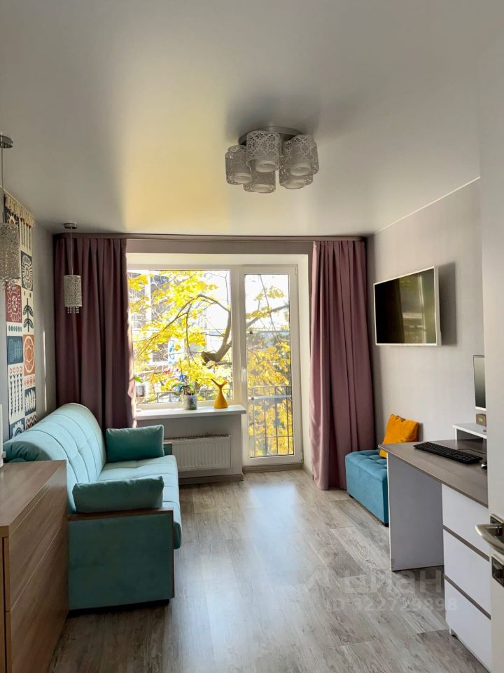 Продажа 2-комн квартиры на вторичном рынке улица Возрождения, 25