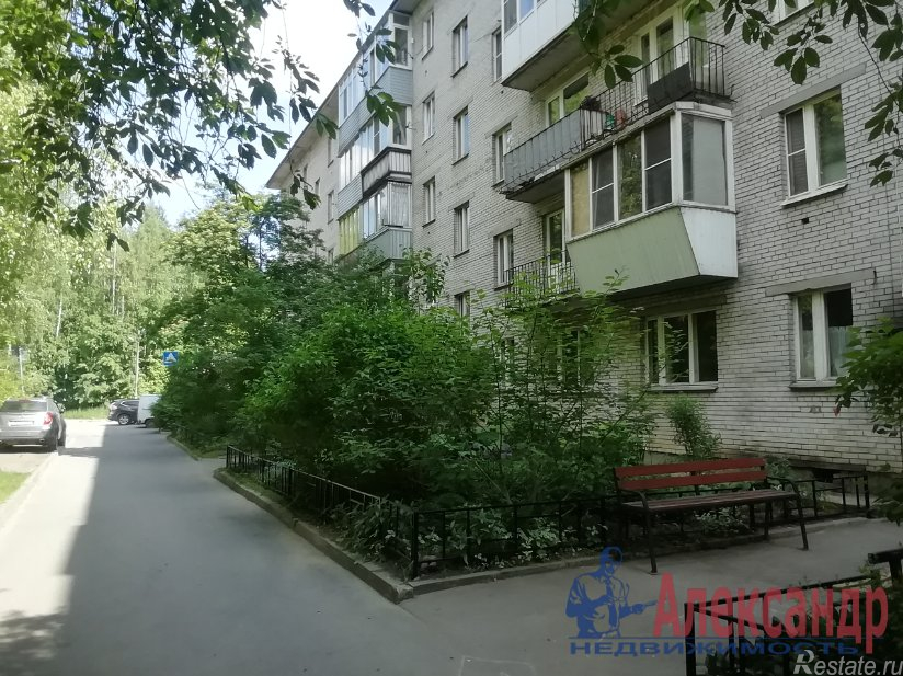 Продажа 3-комн квартиры на вторичном рынке Всеволожск г., Приютинская ул. ,  д. 15