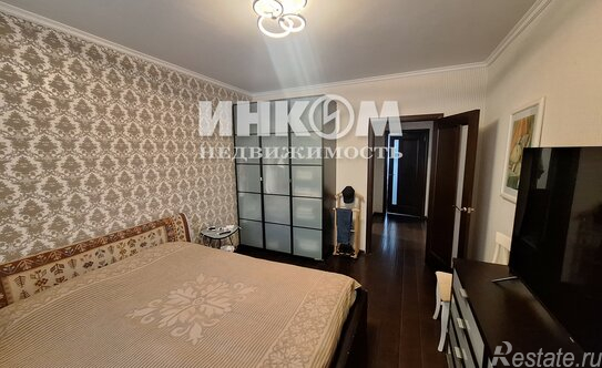 Продажа 4-комн квартиры на вторичном рынке улица Барышиха,  д. 17