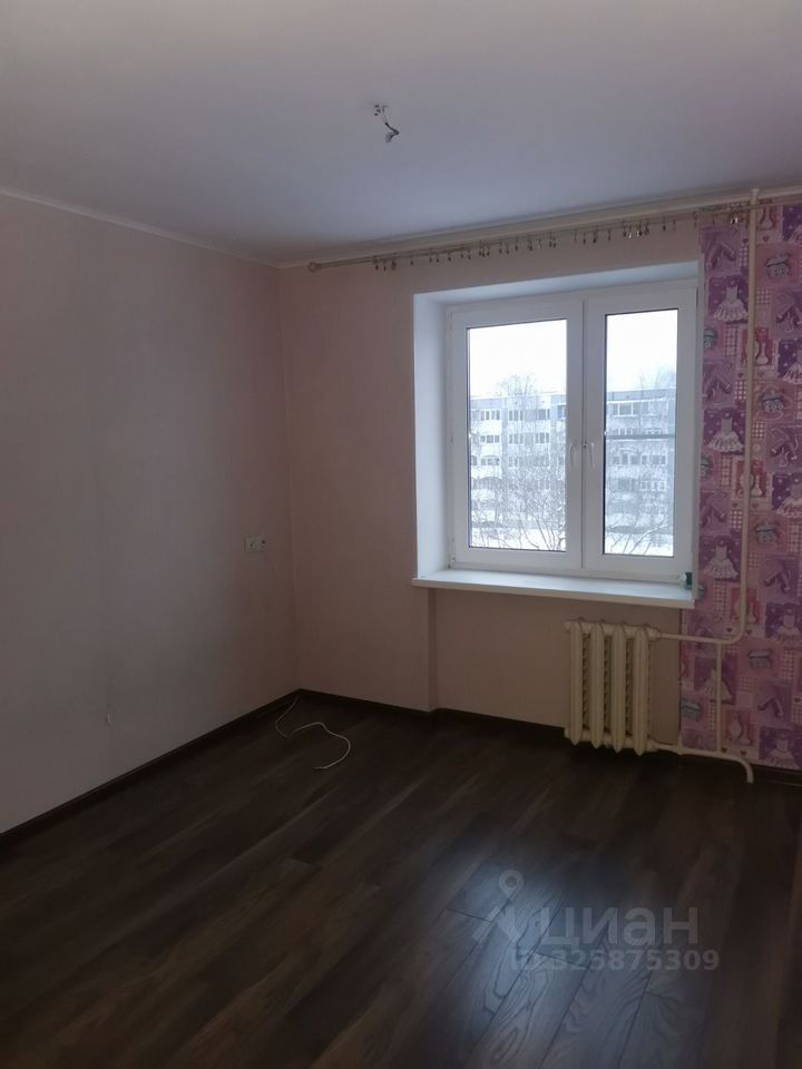 Продажа 3-комн квартиры на вторичном рынке Сланцы, улица Шахтерской Славы, 4