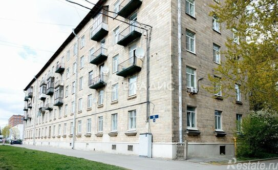 Продажа 2-комн квартиры на вторичном рынке Кима пр-кт,  д. 13