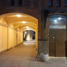 Продажа 4-комн квартиры на вторичном рынке Галерная улица,  д. 44