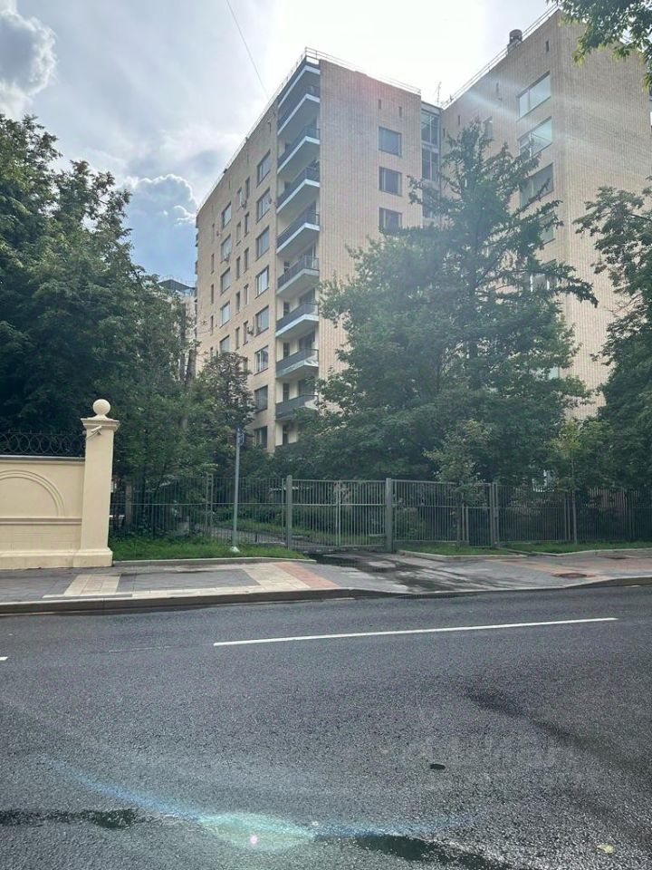 Аренда 3-комн квартиры на вторичном рынке улица Спиридоновка, 15