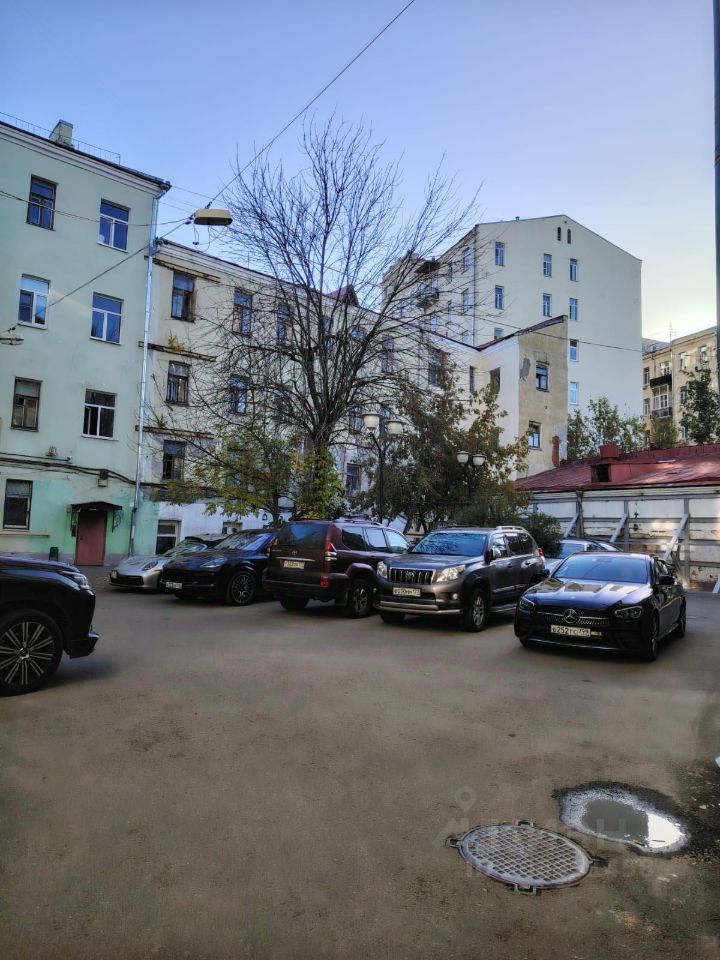 Продажа 2-комн квартиры на вторичном рынке переулок Сверчков, 10С1