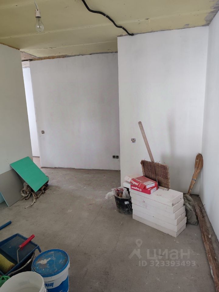 Продажа 2-комн квартиры на вторичном рынке Жуковский, улица Амет-хан Султана, 1