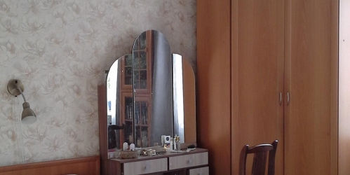 3-комн квартира угол между Большой ВО пр-кт и 22-я линия,  д. 64