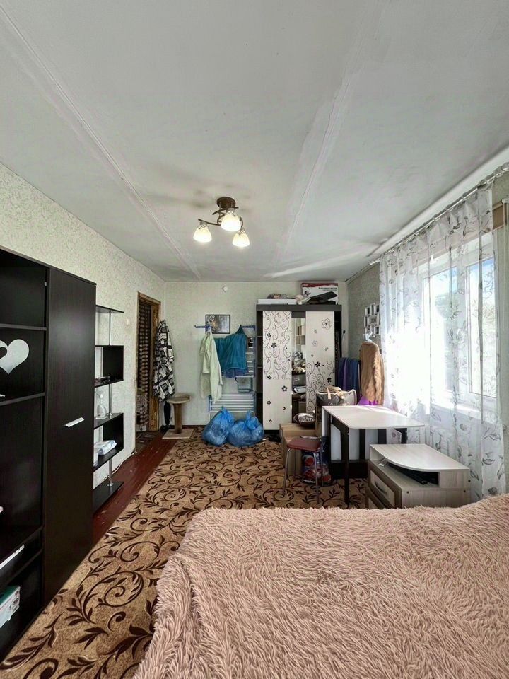 Продажа 1-комн квартиры на вторичном рынке Волхов, улица Дзержинского, 10