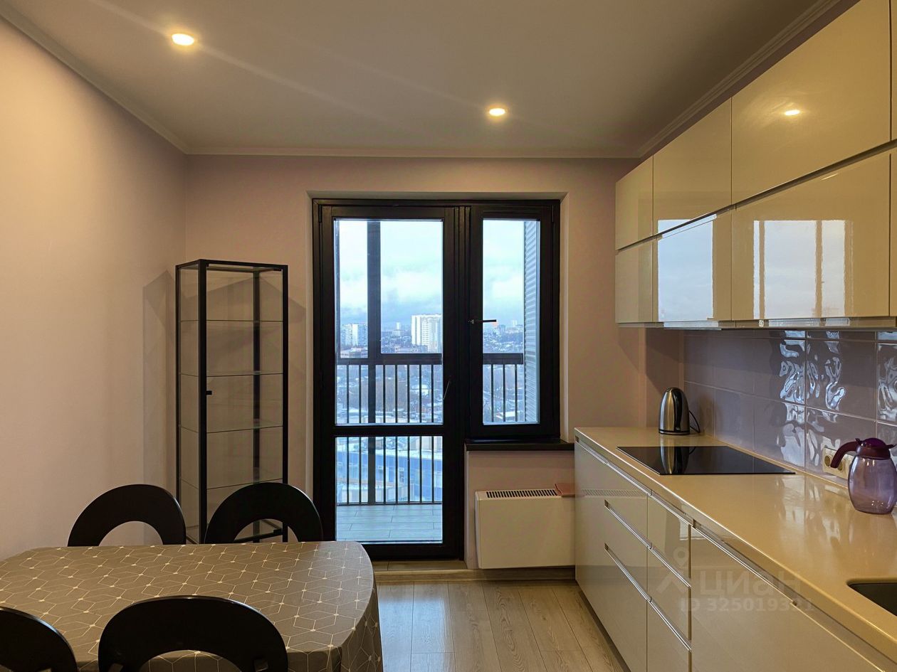 Аренда 3-комн квартиры на вторичном рынке Родниковая улица, 9Ак3