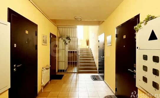 Продажа 2-комн квартиры на вторичном рынке ул 1-я Изумрудная,  д. 10,  к. 2