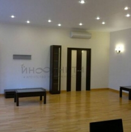 Продажа 4-комн квартиры на вторичном рынке улица Шумкина