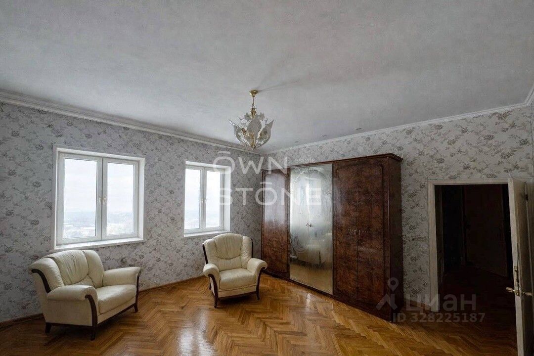Продажа 2-комн квартиры на вторичном рынке улица Павла Андреева, 28К4