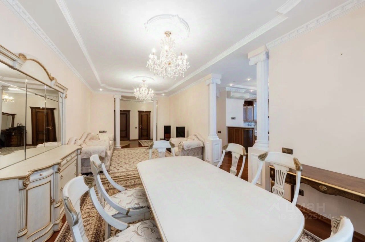 Продажа 3-комн квартиры на вторичном рынке Мосфильмовская улица, 70к2