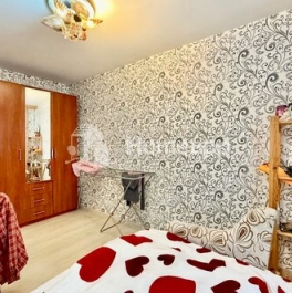 Продажа 3-комн квартиры на вторичном рынке улица Хачатуряна,  д. 4