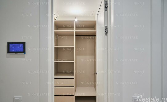 Продажа 3-комн квартиры на вторичном рынке Абрамцевская улица,  д. 16Б