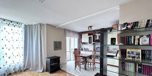 3-комн квартира Пловдивская улица,  д. 1/10