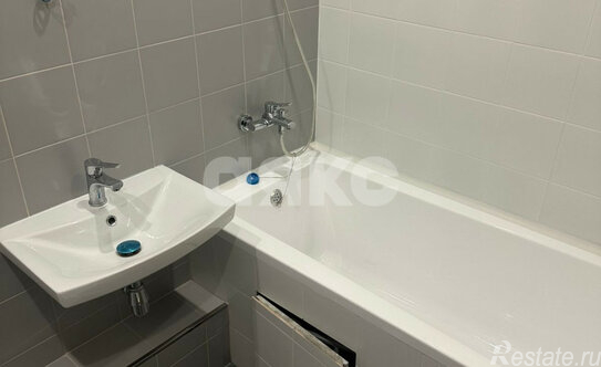 Продажа 2-комн квартиры на вторичном рынке Болшево, улица Исаева,  д. 9