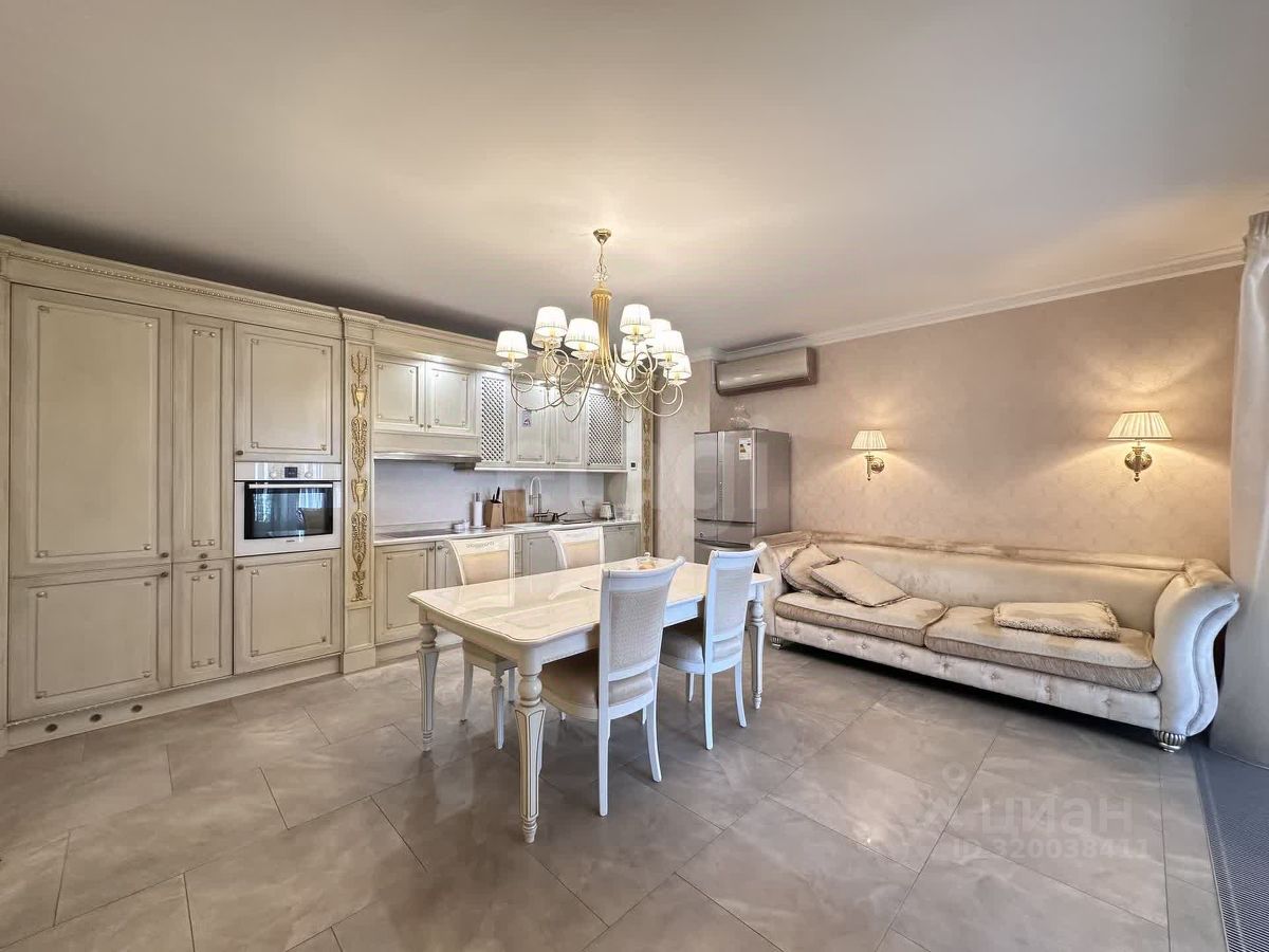 Продажа 4-комн квартиры на вторичном рынке улица Лобачевского, 118к5