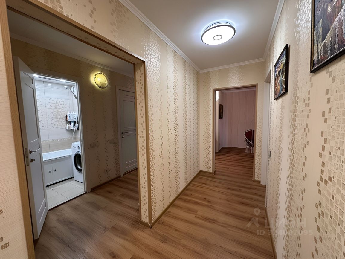 Продажа 3-комн квартиры на вторичном рынке улица Лени Голикова, 52к4