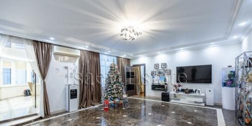 4-комн квартира Луков пер,  д. 8