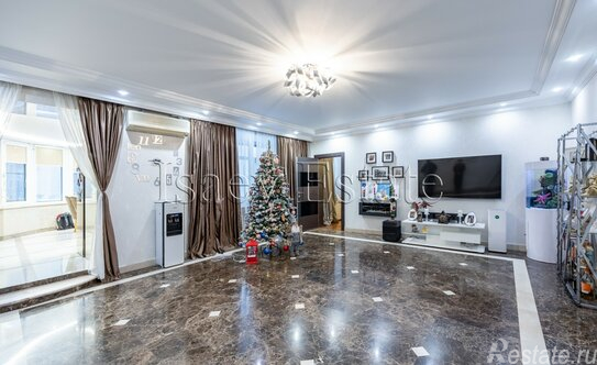 Продажа 4-комн квартиры на вторичном рынке Луков пер,  д. 8