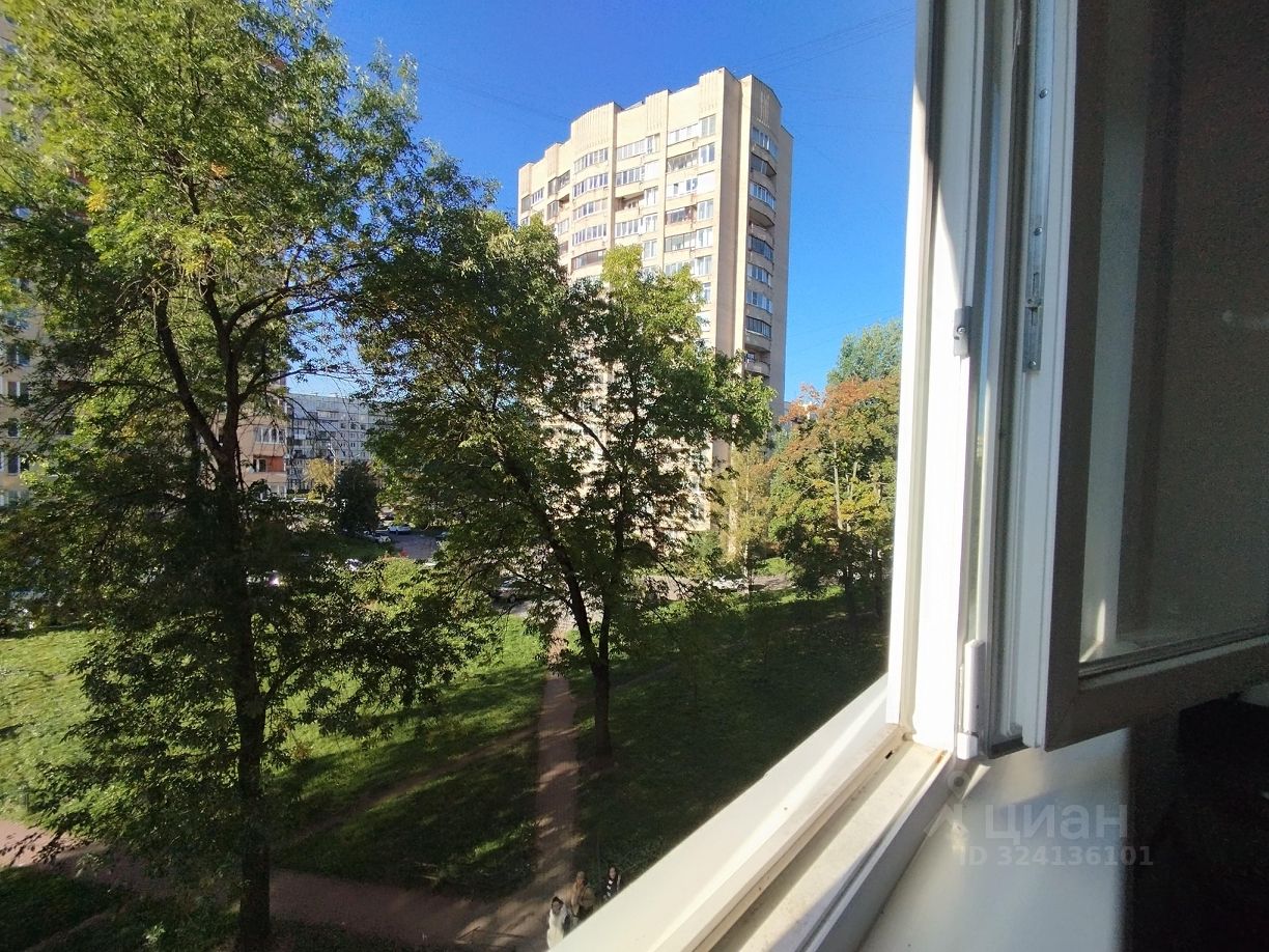 Продажа 1-комн квартиры на вторичном рынке Светлановский проспект, 101