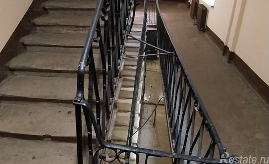 Продажа 2-комн квартиры на вторичном рынке улица Маркина,  д. 14-16