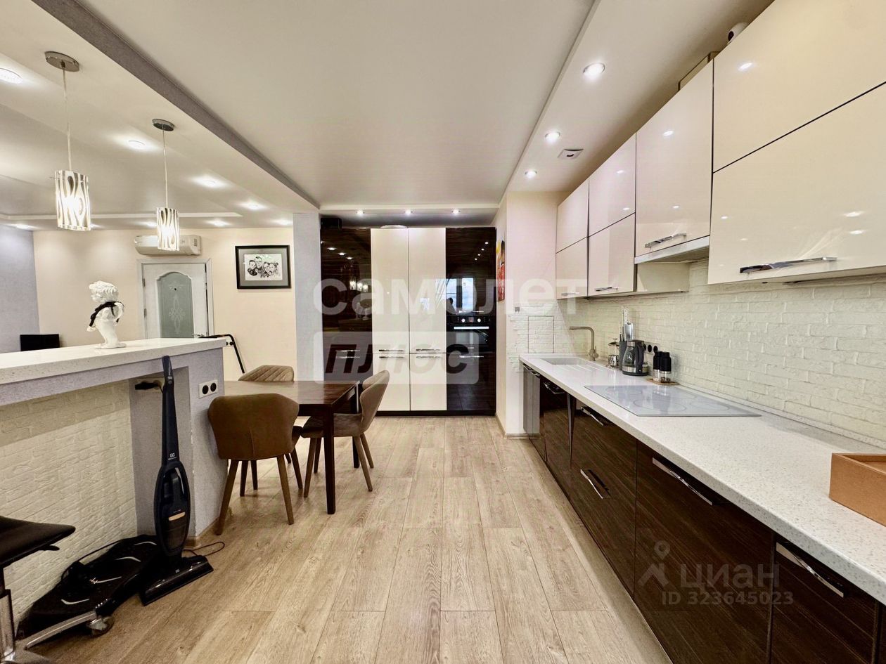 Продажа 3-комн квартиры на вторичном рынке Климовск мкр, проезд Больничный,  д. 2к1