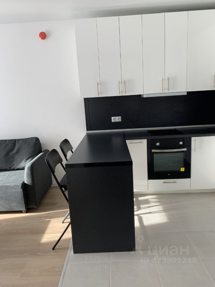 Аренда 2-комн квартиры на вторичном рынке Ясеневая улица, 12к5