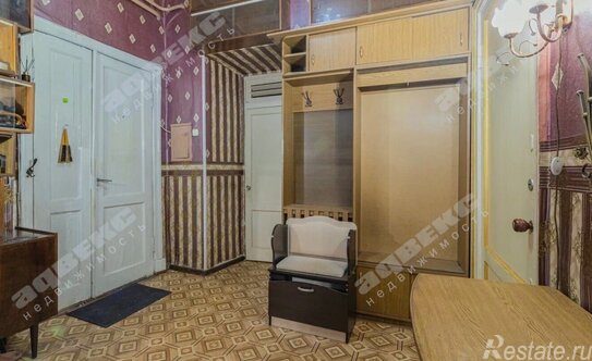 Продажа 3-комн квартиры на вторичном рынке Конюшенный пер,  д. 1/6