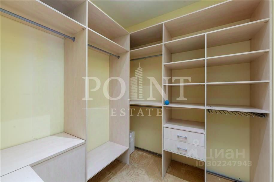 Продажа 4-комн квартиры на вторичном рынке Мосфильмовская улица, 70к2