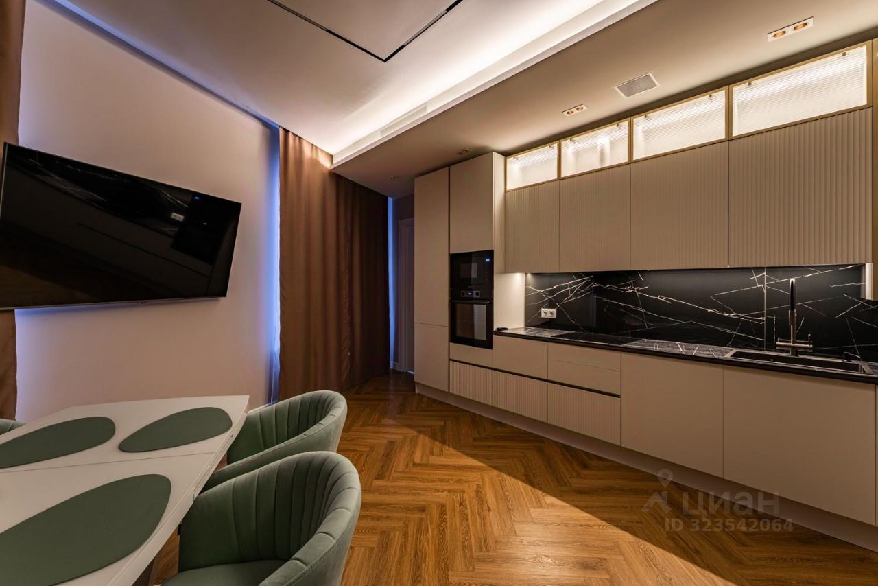 Продажа 4-комн квартиры на вторичном рынке улица Лобачевского, 120к1