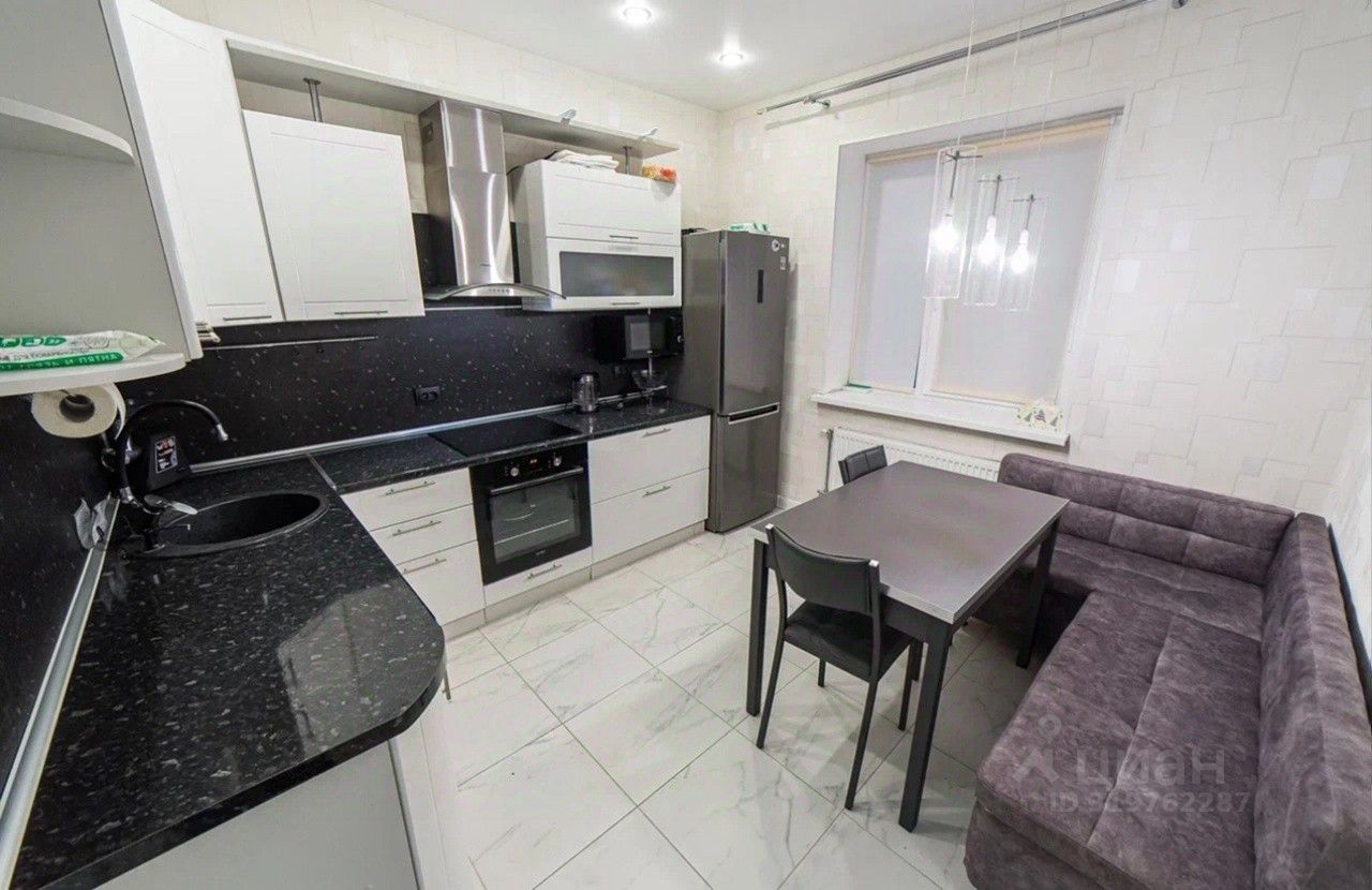 Продажа 1-комн квартиры на вторичном рынке Кириши, Волховская набережная, 52