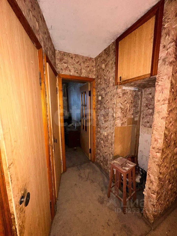 Продажа 3-комн квартиры на вторичном рынке Волхов, улица Кирова, 26