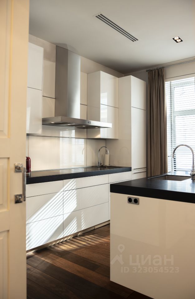 Продажа 5-комн квартиры на вторичном рынке Большой Козихинский переулок, 27С1