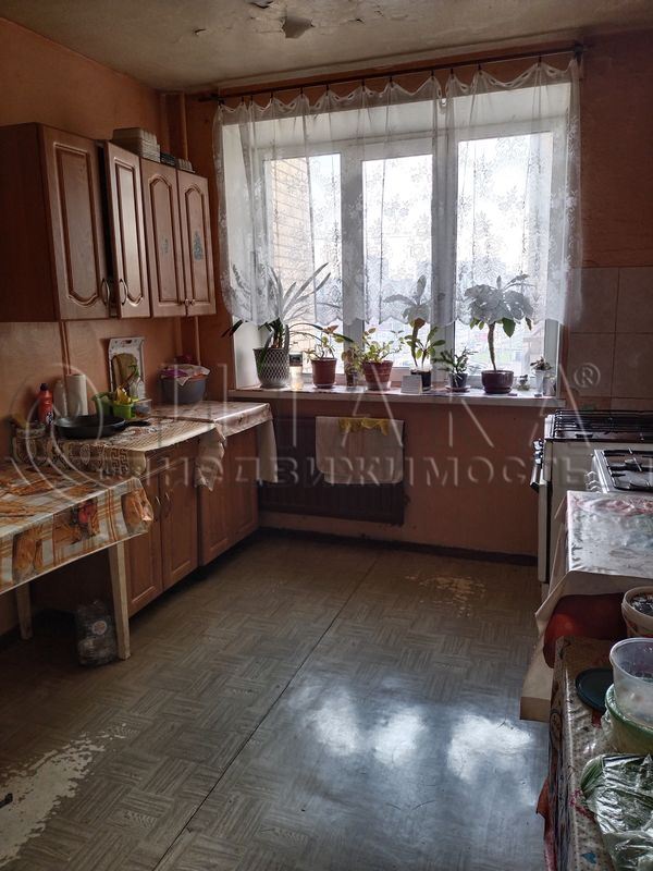 Продажа комнаты Маршала Казакова,  д. 13